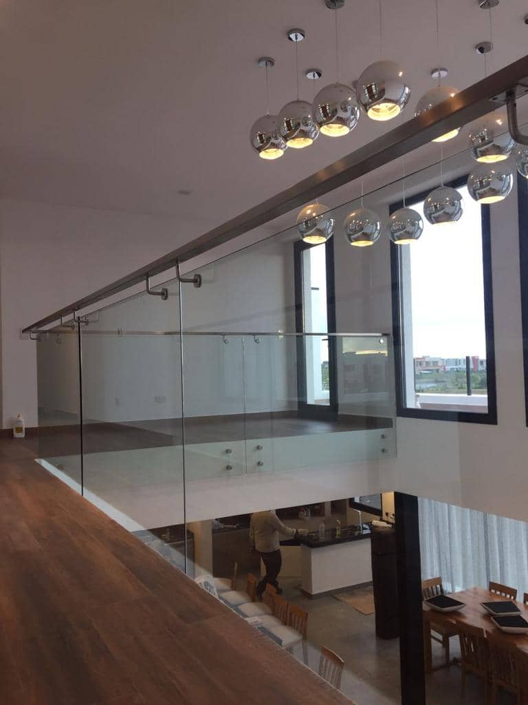 baranda-con-pasamanos